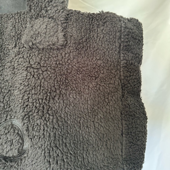 Alo Yoga Ovesize Shearling Black Tote Bag Sherpa Zip Shoulder Gym Travel New - Picture 4 of 10